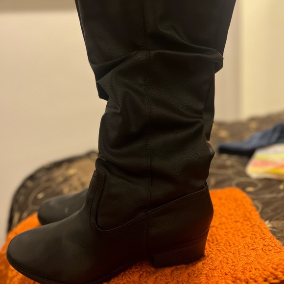 Faux leather slouch boots - Picture 3 of 5